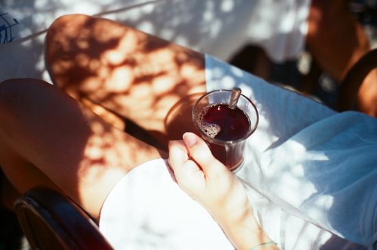 Новий смак і не тільки: що буде, якщо випити чай з сіллю