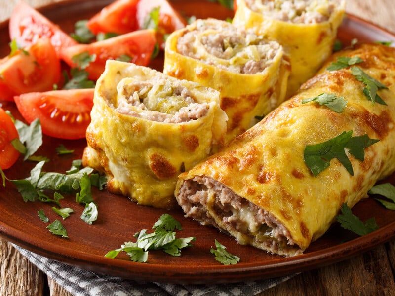 "Ну дуже смачні "лінивці" – рецепт налисників з мʼясом