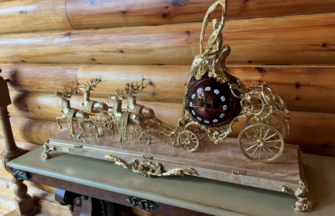 АРМА продасть ювелірні вироби та антикваріат Медведчука