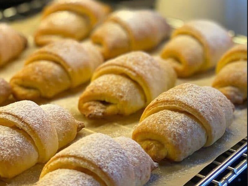 "Не забудьте зробити подвійну порцію" – ці сирні рогалики зникають моментально