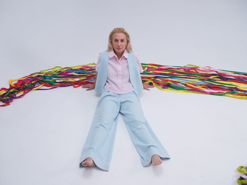 "Особливий проєкт для сім’ї". Тоня Матвієнко презентувала кліп, який зняла її 26-річна донька. Відео