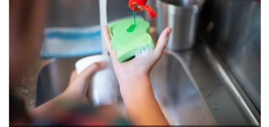 Губки для миття посуду вмить будуть як нові: що для цього потрібно зробити