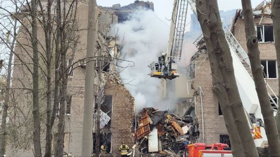 У Кривому Розі з-під завалів будинку дістали тіла трьох дітей