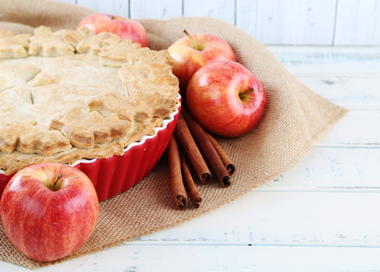 Десерт, який допомагає худнути: яблучний пиріг без цукру