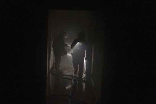 Атака по Києву: який вигляд має квартира, куди влучили уламки "Шахеда"