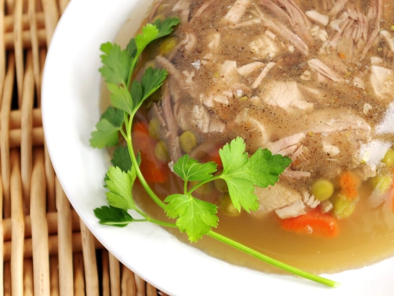 У який момент краще посолити холодець: цю помилку роблять 80% господарок