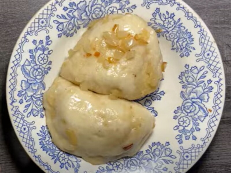 Вареники із такого тіста будуть пишні та смачні. Перевірений рецепт