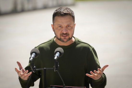 Зранку РФ вдарила новою міжконтинентальною балістикою: Зеленський розповів цікаві деталі