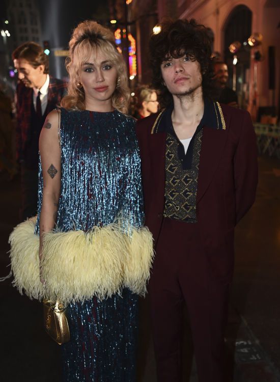 Майлі Сайрус розповіла про стосунки зі значно молодшим музикантом і як на них впливає різниця у віці