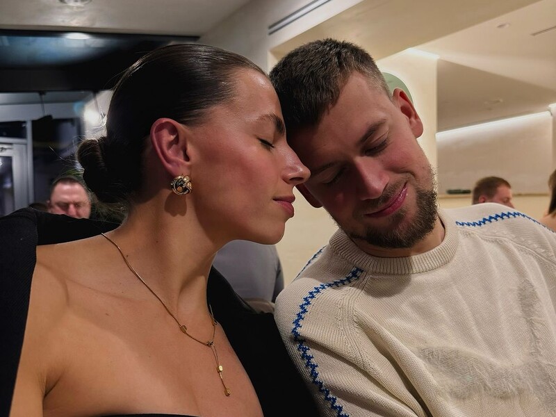 Пристрасні обійми й поцілунки. Бех-Романчук поділилася гарячим відео із чоловіком-спортсменом Пристрасні обійми й поцілунки. Бех-Романчук поділилася гарячим відео із чоловіком-спортсменом