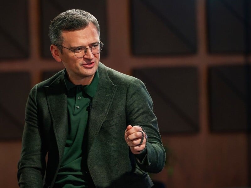 "Мама ставилася толерантно". Дмитро Кулеба розповів через що зіпсувалися його стосунки з батьком