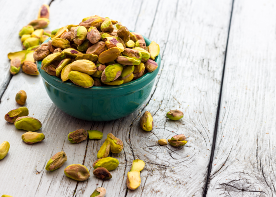 Нове дослідження: вживайте цей горіх протягом шести тижнів — здоров'я очей значно покращиться