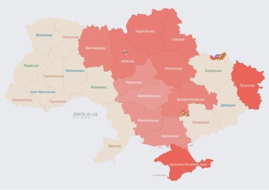 Ворог атакував країну безпілотниками: "почервоніла" мапа