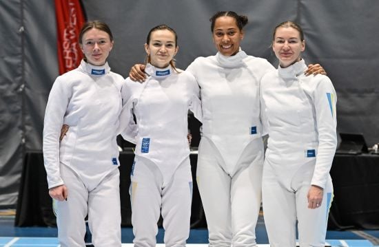 Жіноча збірна України з фехтування на шпагах виграла "срібло" на Кубку світу у Ванкувері