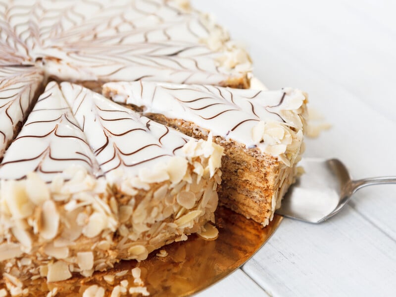 Приготуйте самостійно знаменитий торт "Естерхазі". Рецепт від Глінської