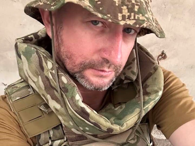 "Дуже ошатна" книжка. У Відні презентували лібрето Жадана "Вишиваний. Король України" в перекладі німецькою "Дуже ошатна" книжка. У Відні презентували лібрето Жадана "Вишиваний. Король України" в перекладі німецькою