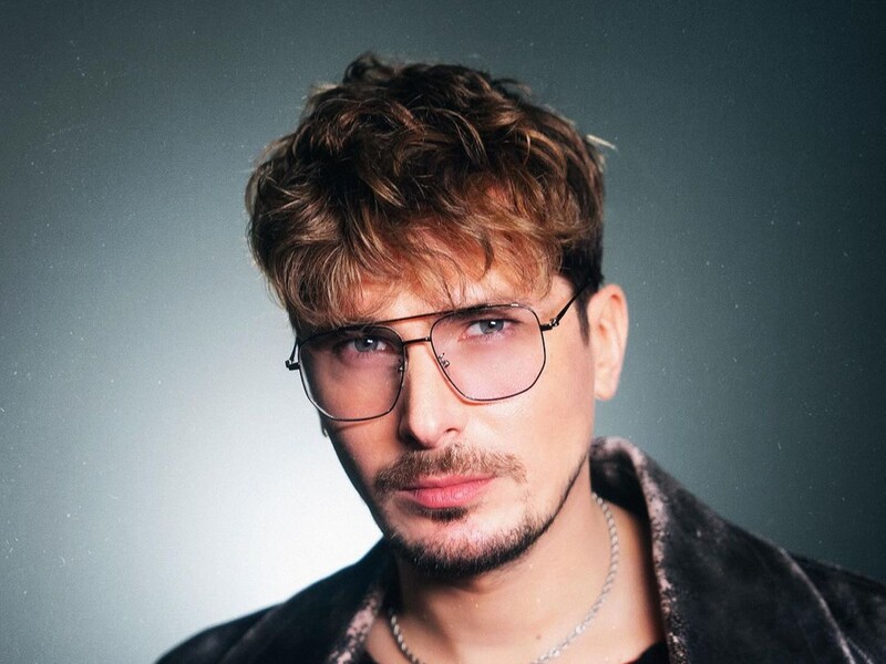 Позитив повідомив, що незабаром стане батьком, і показав фото дружини з округлим животом Позитив повідомив, що незабаром стане батьком, і показав фото дружини з округлим животом