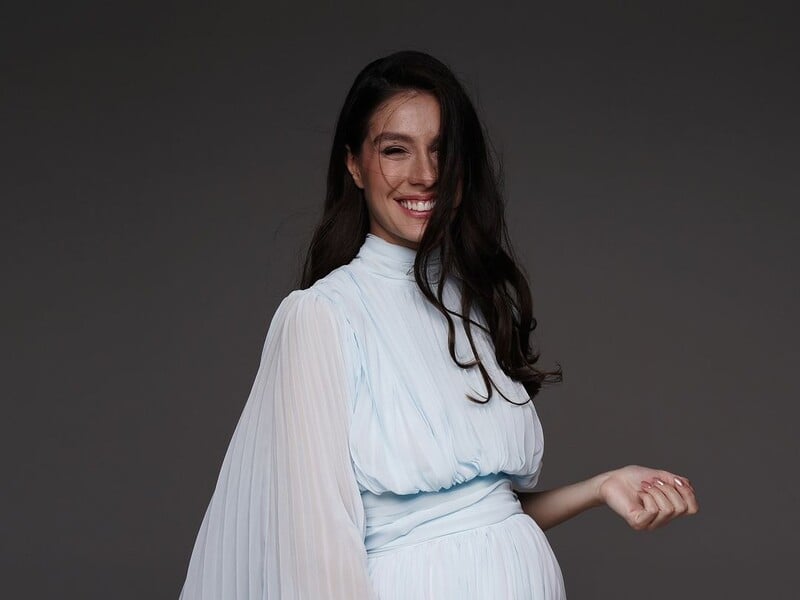 Дружина героя шоу "Холостяк 6" Макацарії знялася на пізньому строці вагітності