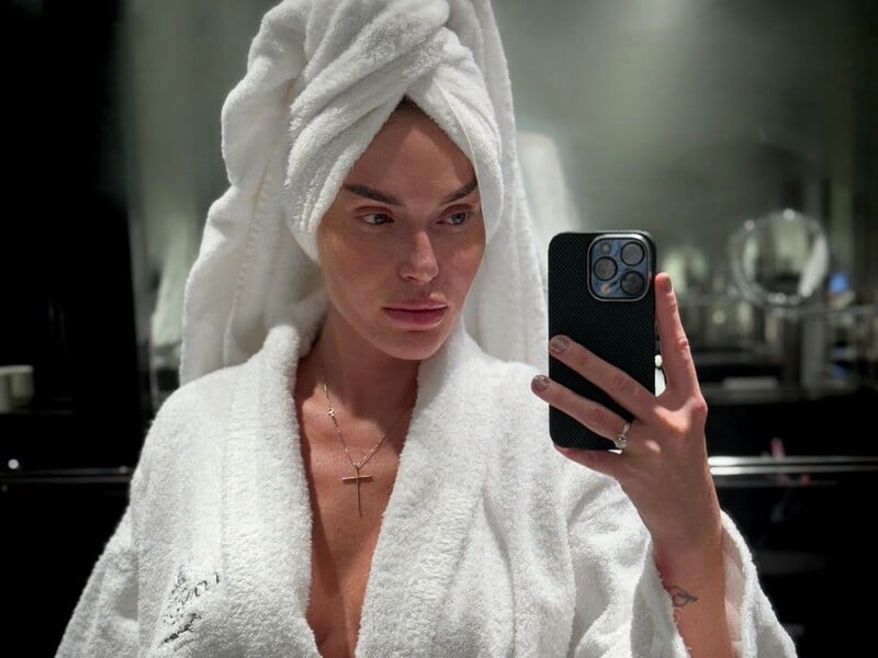 Камінська показала, який вигляд зараз мають зблизька її обличчя й фігура. Співачка знялася у спідній білизні Камінська показала, який вигляд зараз мають зблизька її обличчя й фігура. Співачка знялася у спідній білизні