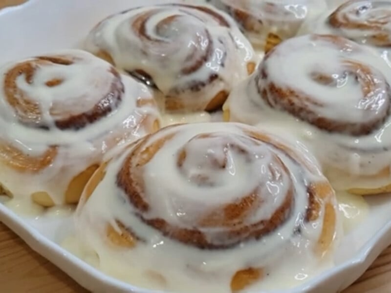 Змішайте це з молоком – і булочки з корицею вийдуть дуже ніжними й пишними. Рецепт тіста й помадки