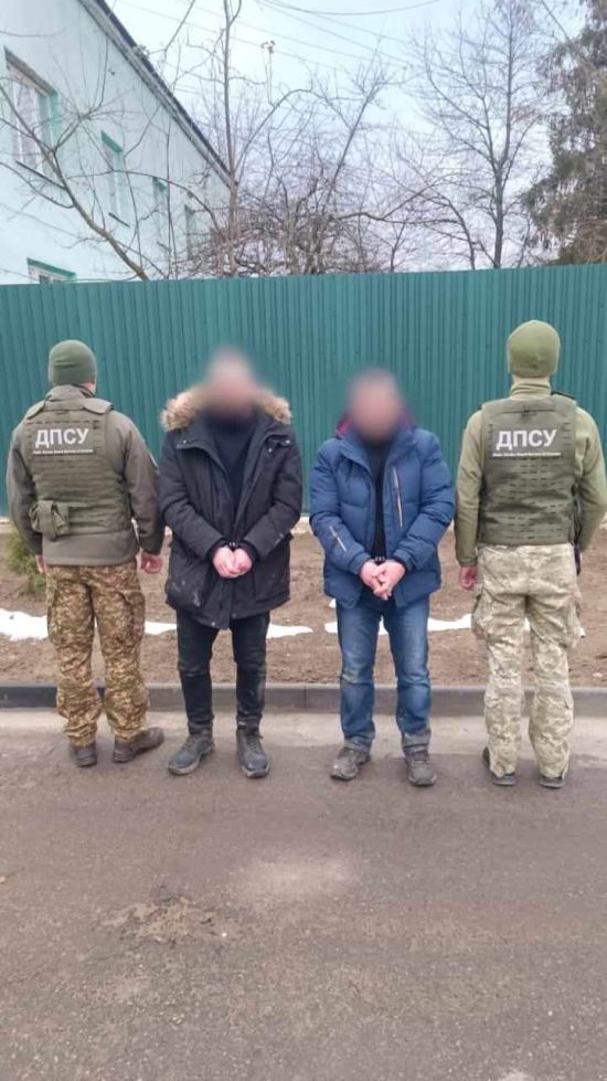 Планували переплисти Тису: прикордонники затримали двох чоловіків