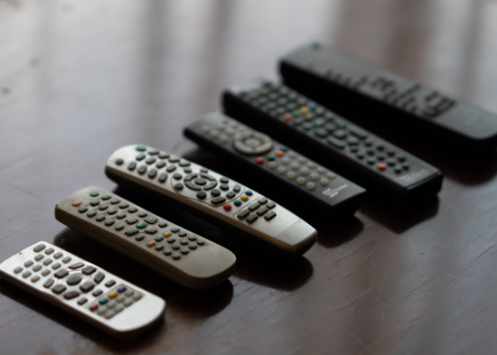 Навіщо радянські люди загортали пульти в целофан: чому це не лише не практично, але й небезпечно