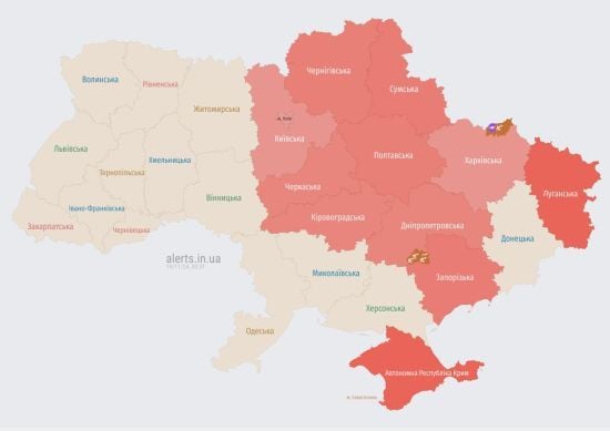 Ворог атакував Україну безпілотниками: куди рухаються