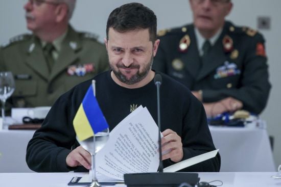 Українці вимагають від Зеленського не давати їм тисячу гривень