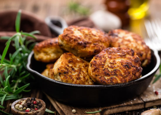 Не манка й не хліб: додайте у фарш цей інгредієнт – котлети будуть соковитими та ніжними