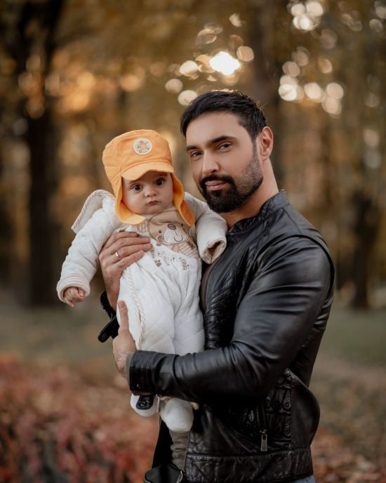 Віталій Козловський замилував осінніми фото з помітно підрослим 8-місячним сином-копією