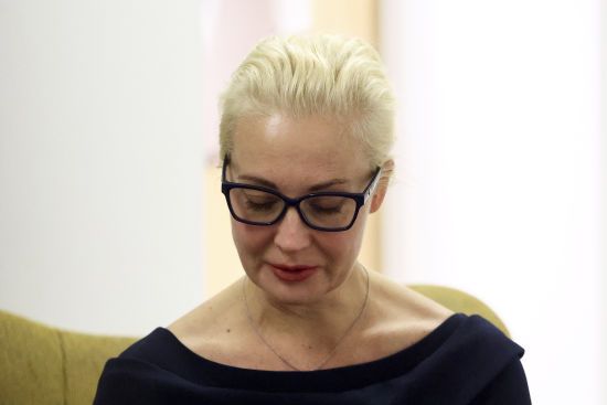 Під час виступу Навальної у Лісабоні українці влаштували акцію протесту (відео)