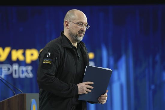 Закон про підвищення податків в Україні набуде чинності від 1 грудня — Шмигаль