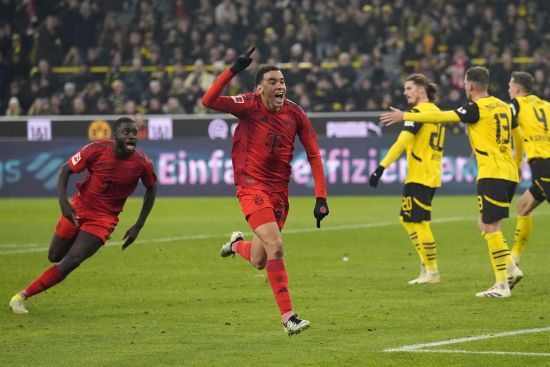 Кейн отримав травму: "Баварія" уникла поразки в матчі Бундесліги з дортмундською "Боруссією" (відео)