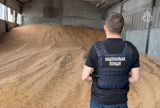 На Миколаївщині депутат вкрав зерно, імітувавши ракетний удар РФ (фото)