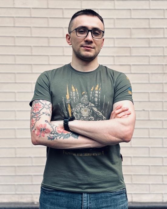 Активіст Сергій Стерненко заручився із загадковою обраницею та вперше показав її на фото