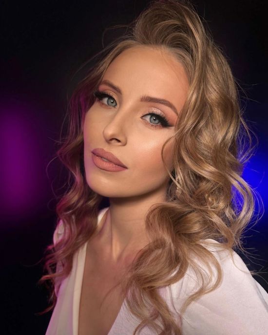 Відома українська акторка після розлучення з чоловіком повідомила про другу вагітність