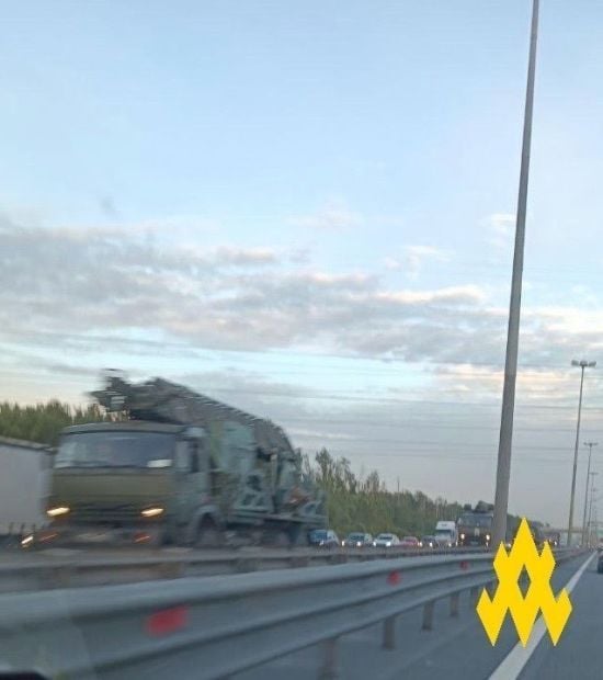 Страшенноо бояться дронів: росіяни перекидають РЕБ із Санкт-Петербурга (фото) Страшенноо бояться дронів: росіяни перекидають РЕБ із Санкт-Петербурга (фото)