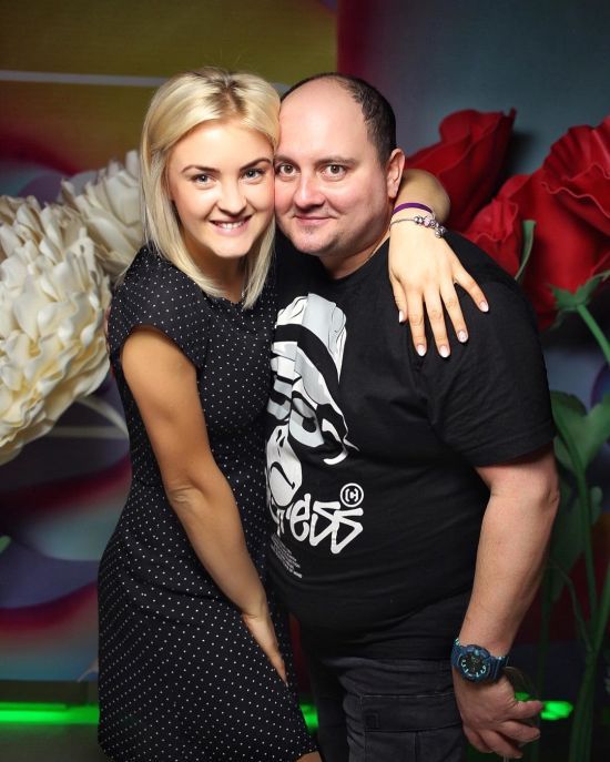 Дружина Юрія Ткача емоційно привітала коханого з 41-річчям і показала їхню підрослу доньку