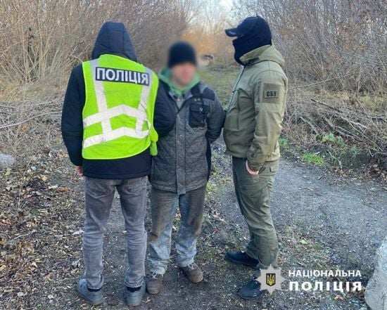 Диверсії ворожих спецслужб: в Києві затримали чоловіка, який намагався підірвати поліцейських