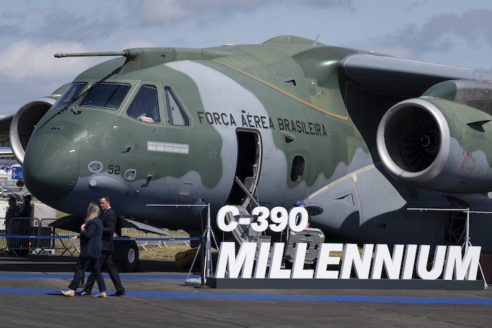 Швеція обрала бразильський C-390 Embraer як новий військово вантажний літак