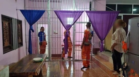 Мама побудувала для 42-річного сина камеру та замкнула його вдома: вона пояснила навіщо – фото