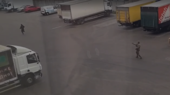 Під Києвом працівник ТЦК стріляв у вантажника складу: у Міноборони проводять перевірку (відео)