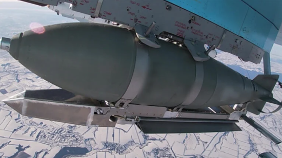 На окупованій Луганщині біля житлового будинку у місті Алмазна впала ФАБ-500: що відомо