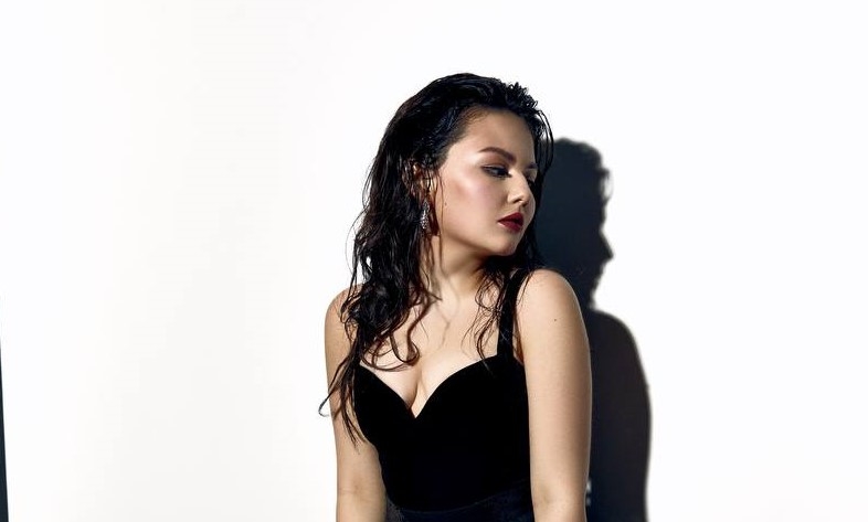 “Крапають” -  пісня-емоція, яку потрібно прожити, від співачки Маші Данілової