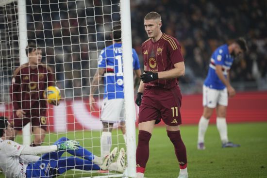 Дубль Довбика дозволив "Ромі" з розгромом вийти до чвертьфіналу Кубка Італії (відео)