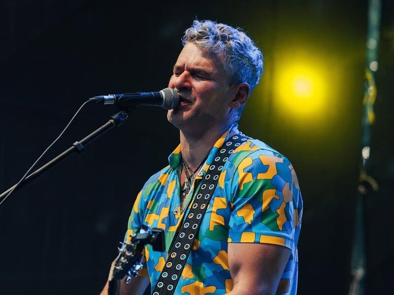 "Молоді прорвалися, поки старі впряглися допомагати військовим". Мірзоян висловився про колег із шоу-бізнесу