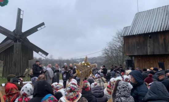 Наймасовіший спів колядки: в Україні встановлено новий світовий рекорд