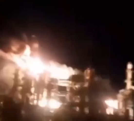 В РНБО пояснили важливість ураження Новошахтинського НПЗ: подробиці