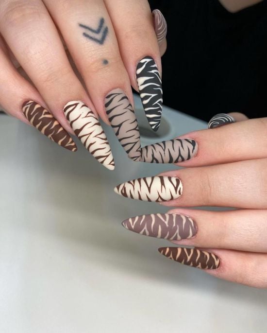 Який манікюр у тренді у перший місяць зими: оригінальні варіанти