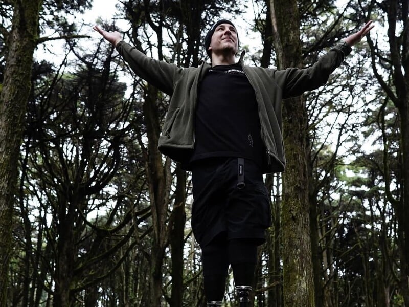 "Холостяк" Терен, котрий пересувається на протезах, розповів, яким був його перший секс після поранення "Холостяк" Терен, котрий пересувається на протезах, розповів, яким був його перший секс після поранення